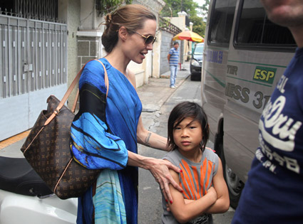 Angelina Jolie, Pax Jolie-Pitt Angelina Jolie, Pax Jolie-Pitt